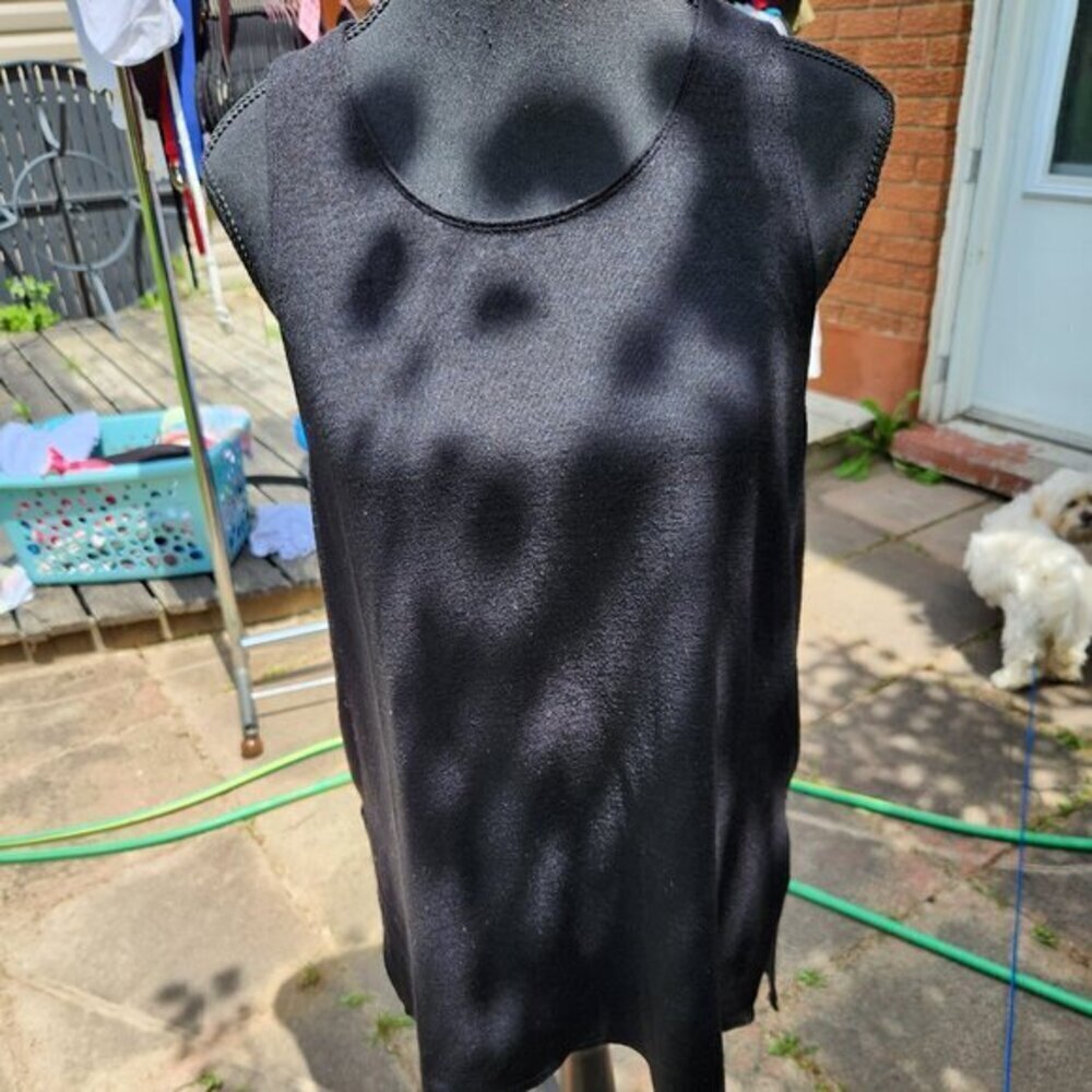 P291. Aritizia: Wilfred Free Oversized Black Racer Back Knit Tank Top |M